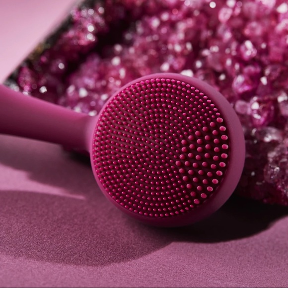 PMD Clean (Berry + Rose Gold) BNIB - Picture 2 of 8